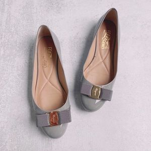 Salvatore Ferregamo 6.5C Varina Bow Grey Patent Flats 
Size